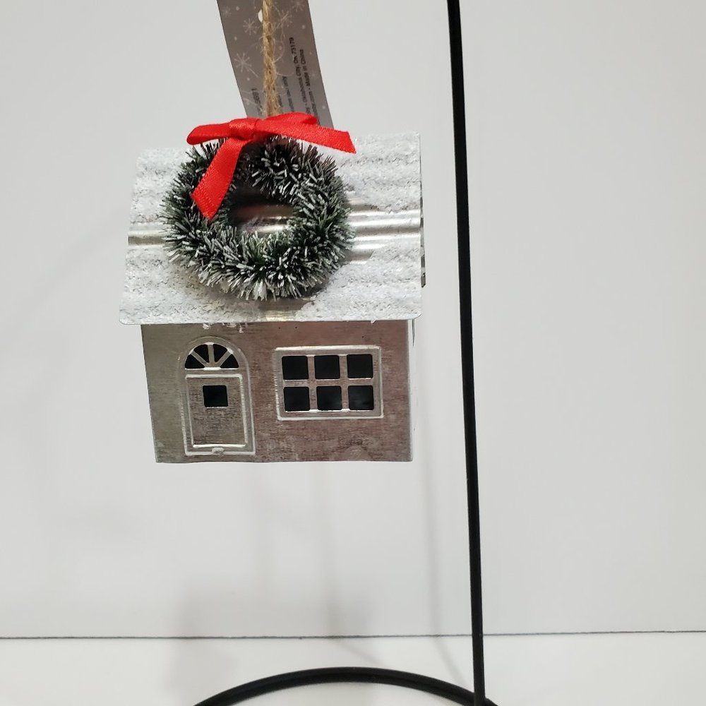 Rustic Country House Ornament